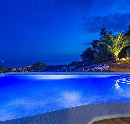 Sleeps 26 With Pool Villa