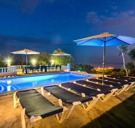 Sleeps 26 With Pool Villa Lloret de Mar