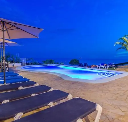 Sleeps 26 With Pool *