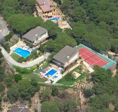 Sleeps 26 With Pool Villa Lloret de Mar