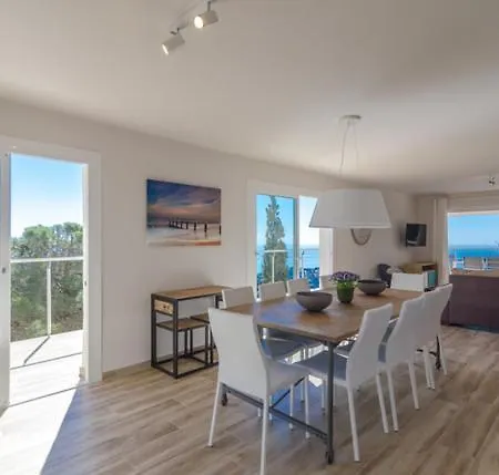 Sleeps 26 With Pool Lloret de Mar