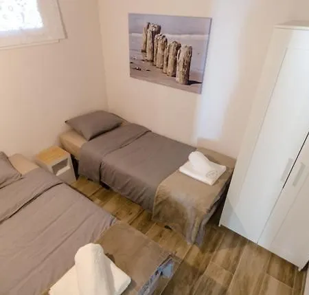 Sleeps 26 With Pool Lloret de Mar
