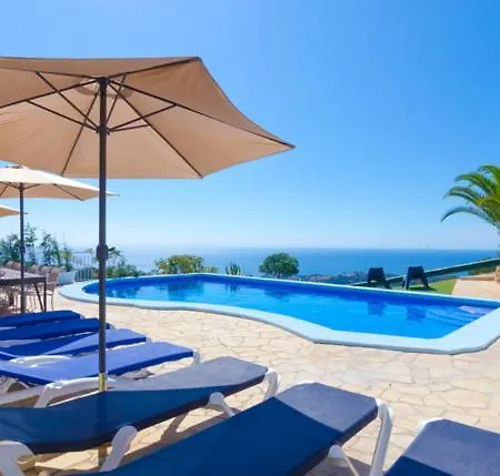 Sleeps 26 With Pool Lloret de Mar