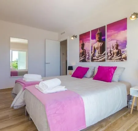 Villa Sleeps 26 With Pool *
