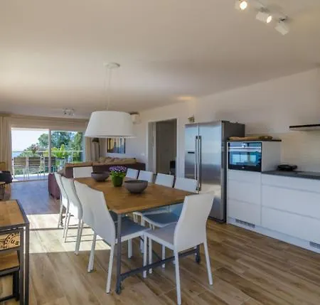 Sleeps 26 With Pool Lloret de Mar