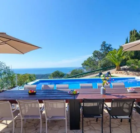 Villa Sleeps 26 With Pool *